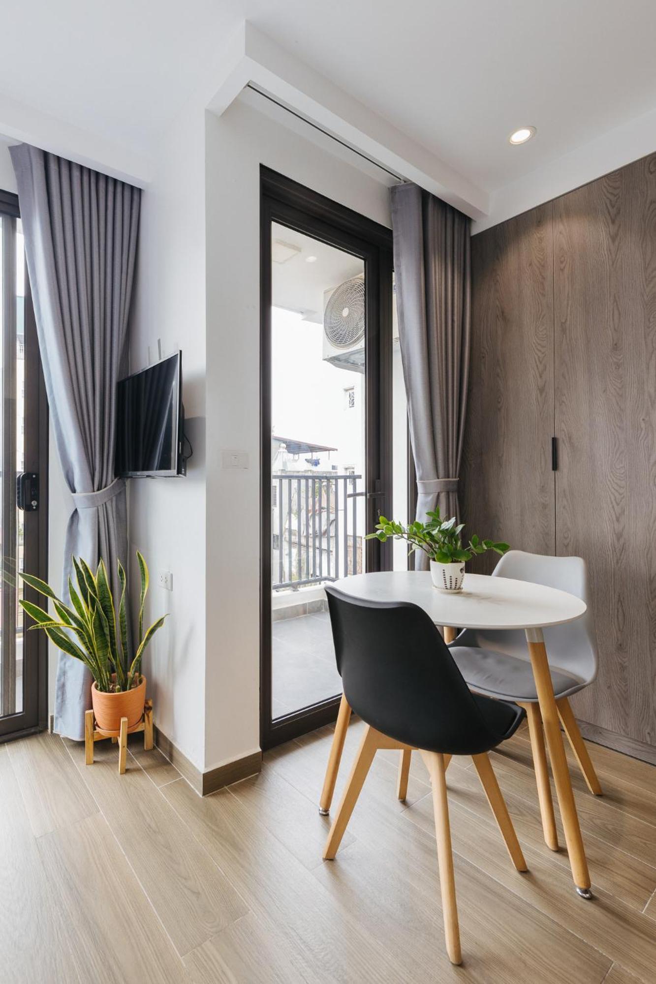 Luck 8 - Westlake Balcony Appart hôtel *